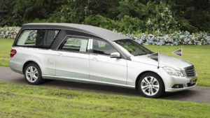 rouwauto uitvaartzorg salland